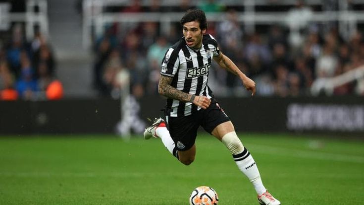 Tonali deferito dalla federcalcio inglese: ha scommesso 50 volte sul calcio tra agosto e ottobre 2023