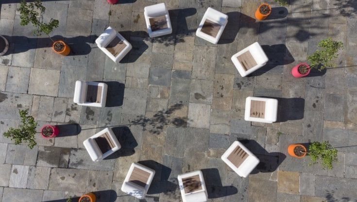Parma, in piazza Garibaldi una performance sul futuro dopo la pandemia