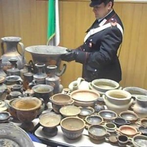 Il traffico di beni archeologici: Caltanissetta, si costituiscono due ricercati