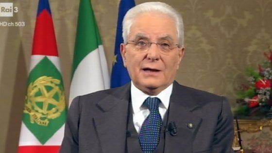 Discorso fine anno, Mattarella: "Penso ai diciottenni che voteranno, i partiti guardino al futuro" 