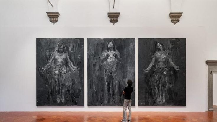Le storie d’assalto di Yan Pei Ming, le sue pennellate sono graffi di realtà