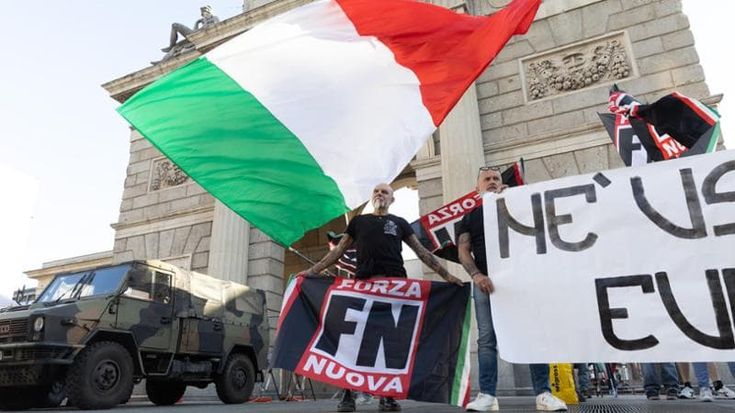 Forza Nuova diffida librerie contro il saggio di Berizzi, la casa editrice replica: "Irricevibile"