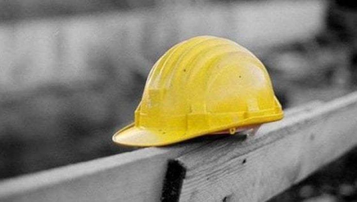 Incidenti sul lavoro, a Bergamo operaio di 71 anni muore cadendo dal tetto della fabbrica