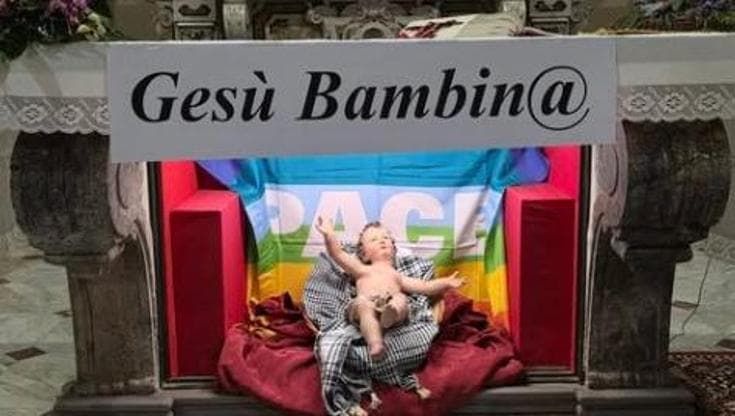 Gesù Bambin@ nel presepe, don Vitaliano per le donne che vogliono farsi prete. “Non discriminatele”