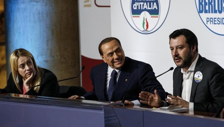 Scostamento di bilancio, dopo la Camera arriva l'approvazione anche dal Senato. Il centrodestra vota sì. Conte: "Ottimo segnale"