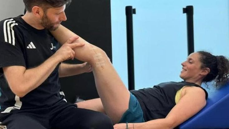 Brignone: “Un mese fa l’incidente, voglio tornare a camminare. Ogni giorno un piccolo passo”