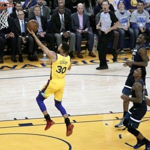 Basket, Nba: vincono Golden State e Oklahoma, Miami beffata in casa