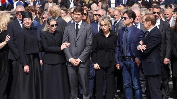 Berlusconi, patto sull’eredità i 5 figli lasciano a secco il Fisco