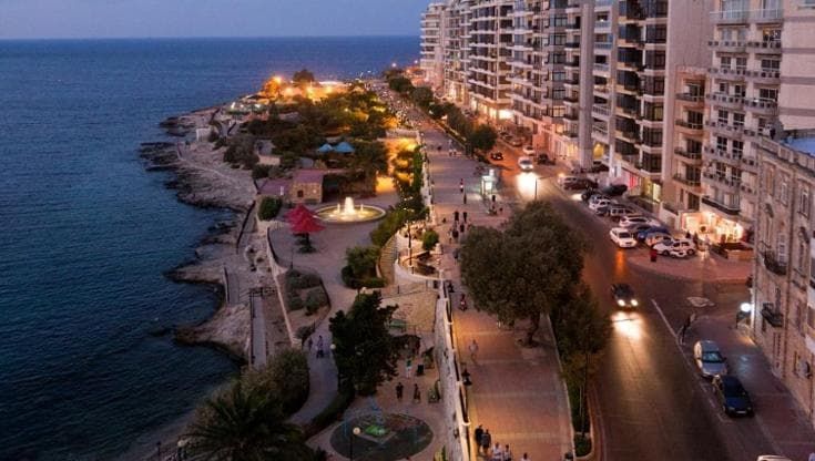 Malta paga i cittadini per non guidare, ma non basta