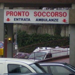 C'è coda al pronto soccorso, i pazienti chiamano i carabinieri