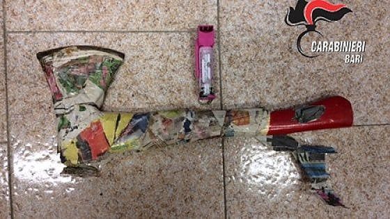 Bari, a colpi d'ascia si contendono il piazzale Ipercoop: arrestata coppia di parcheggiatori