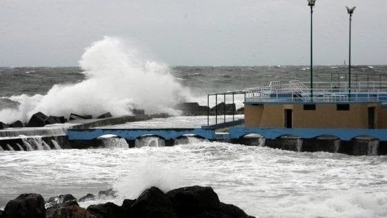 Maltempo in Toscana, giovedì allerta per temporali sulla costa