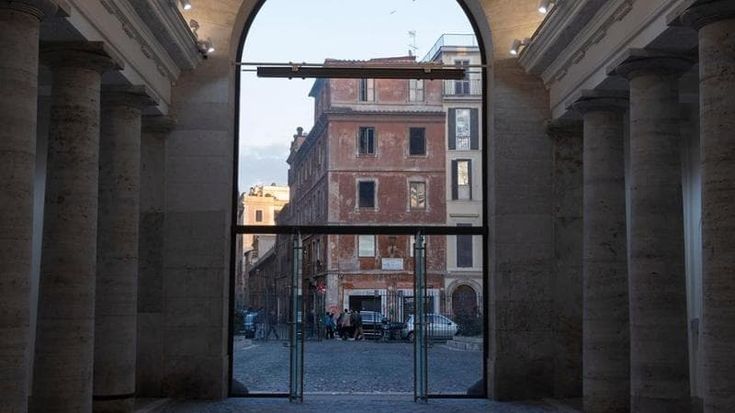 A via Ripetta apre la Galleria dell’Accademia, spazio libero per l’arte nel segno di Jannis Kounellis