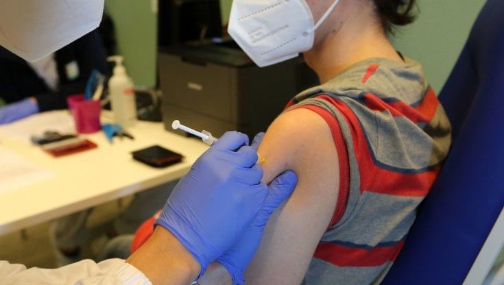 Firenze, un 17enne si ribella ai genitori no vax e avvia una causa per potersi immunizzare