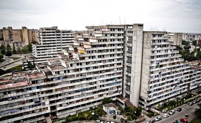 Scampia, marcia contro il degrado<br />in corteo anche donne e bambini