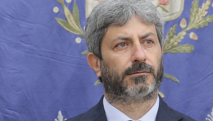 M5S, Fico non rinuncia a ufficio e staff. E trasloca sotto al tetto occupato dai grillini nel 2013. Ira di Di Battista