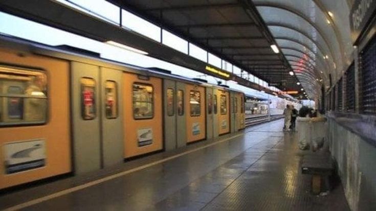 Napoli, fermi metro, bus e funicolari: disagi per lo sciopero dei mezzi pubblici
