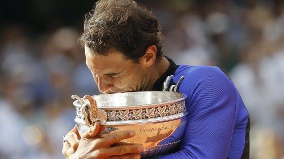 Tennis, problemi al ginocchio per Nadal: forfait ad Abu Dhabi