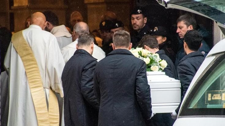 Bimbo ucciso dalla madre, il papà: “Scusa, Giovanni. Non sono riuscito a salvarti dall’indifferenza”