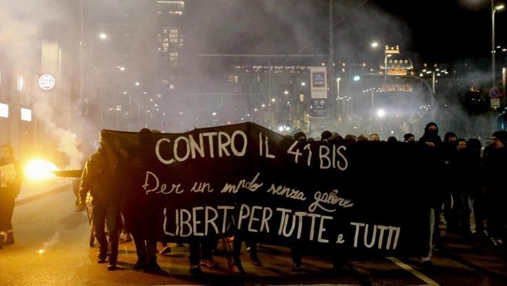 Sale l'allerta anarchici, sui volantini affissi alla Sapienza minacce alla procuratrice Loreto