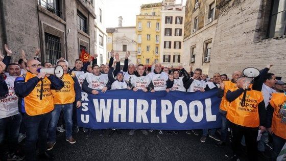 Whirlpool, De Magistris attacca Di Maio: "Ha illuso i lavoratori, affermando di avere risolto la crisi aziendale"