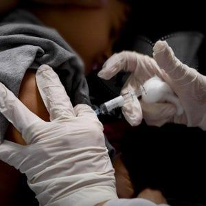 Vaccinazioni, il vademecum per le famiglie. Rischio caos Asl-Comuni