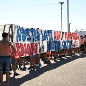 Pisa, Petroni: "Dubai versi la caparra". Tavecchio avverte: "Così si rischia l'esclusione"