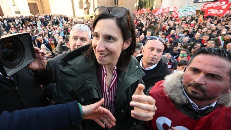 Sondaggi politici, Schlein pesca a sinistra e il Pd cresce. FdI cala. Chi sale e chi scende nella supermedia Youtrend