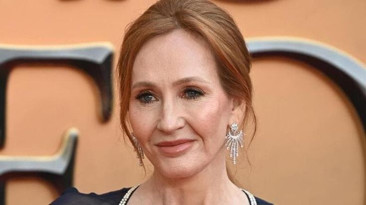 Rowling attacca Burnham: “Sarà il primo premier donna del Labour”
