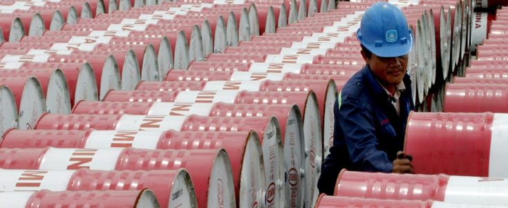 Petrolio, tutti contro tutti cos&igrave; la strategia saudita indebolisce Usa e Russia