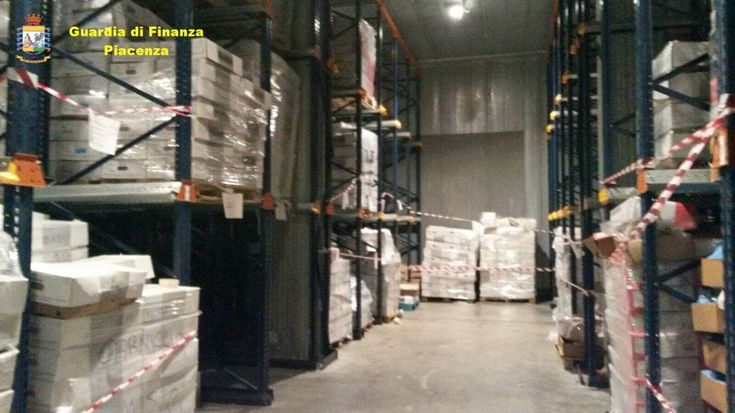 Carne scaduta da anni, "rischio per la salute degli ignari consumatori": Piacenza, maxisequestro della Finanza