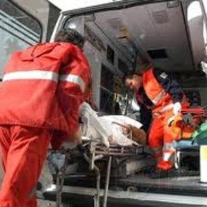 Lecce, perde il controllo della moto e finisce contro un palo: muore giovane di 22 anni