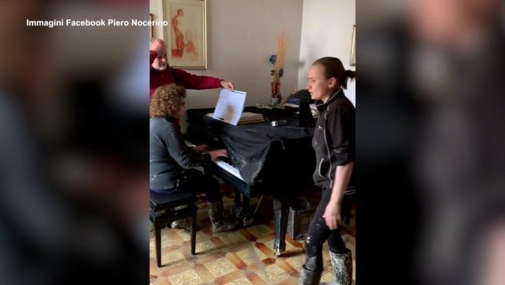 Chi è Redmila Novozheeva, la soprano che canta nel fango
