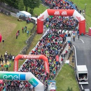 Ciclismo, oltre novemila alla maratona delle Dolomiti. Vittorie di Elettrico e Magnaldi