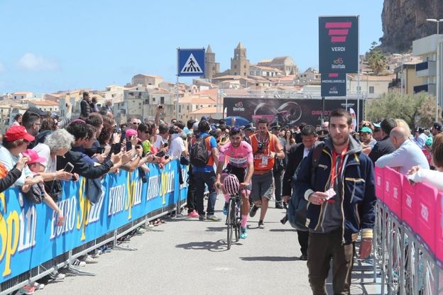 Cefalù: sole, tornanti e entusiamo per il ritorno in Sicilia del Giro d'Italia