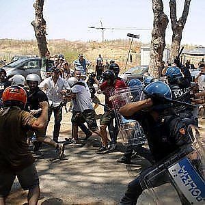 La polizia "promuove" CasaPound: "La violenza? Colpa dei centri sociali"