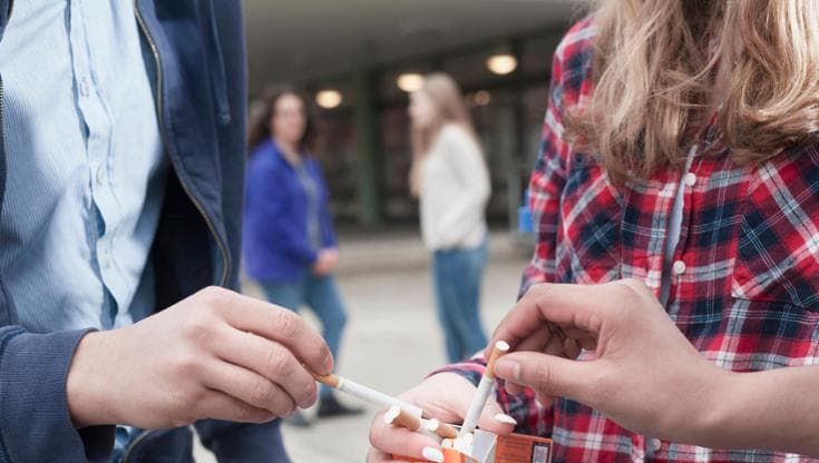 Fumo, allarme giovani: il 7% degli under 13 ha già provato il tabacco