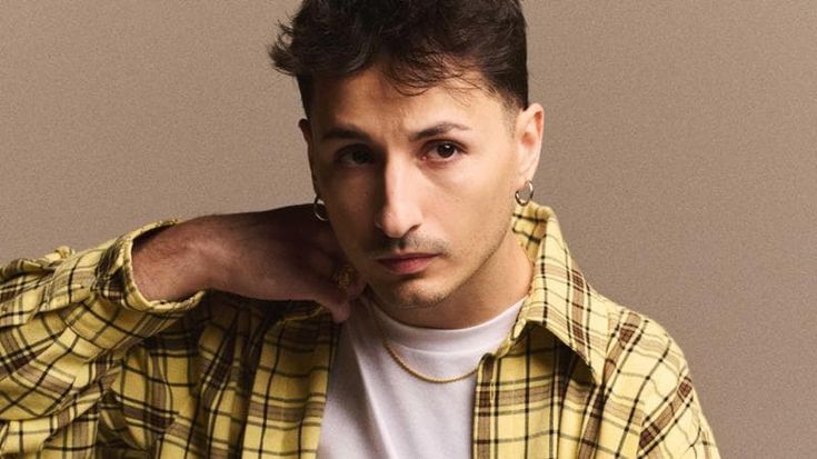 Nayt: “Papà era violento, io non voglio essere un idolo. La società? Ha un problema con le donne”