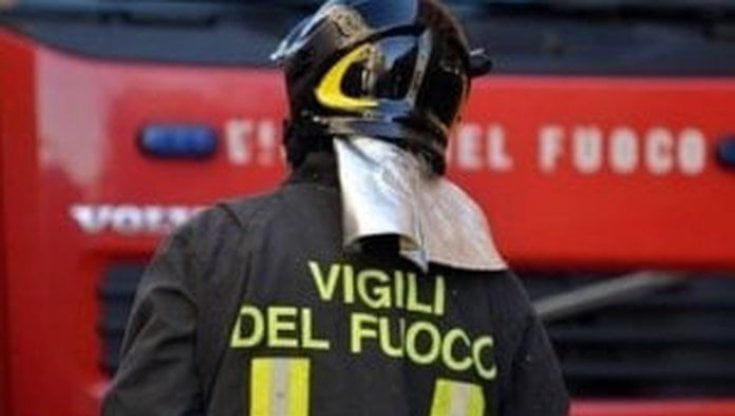 Milano, incendio in una casa popolare di San Siro: 200 evacuati, otto intossicati