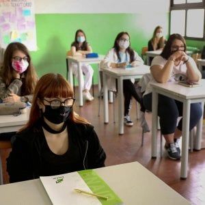 Non solo mascherine A scuola studieremo la paura e la diffidenza 