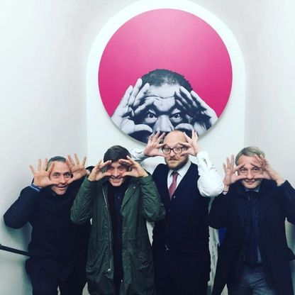 Gianni Morandi come Ai Wei Wei: la foto alla mostra di Firenze