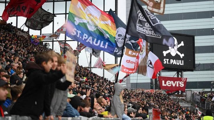 Il St.Pauli sceglie il nuovo inno: 4000 proposte, c’è anche Bella Ciao in tedesco