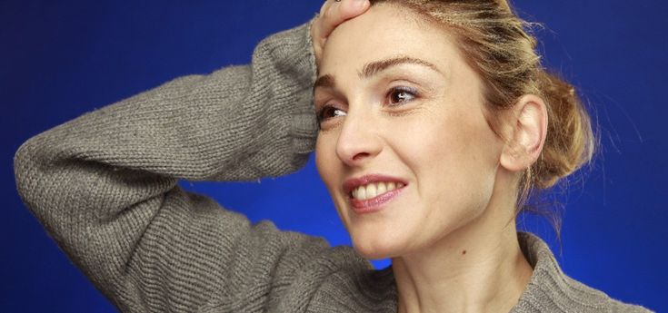 Julie Gayet, l'attrice che ha conquistato Hollande, candidata ai C&egrave;sar