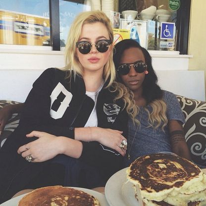 Ireland Basinger e la rapper, storia d'amore al femminile