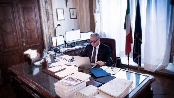 Bonus 600 euro, Gualtieri: "Saranno erogati entro prossima settimana, col decreto-aprile saremo più rapidi"