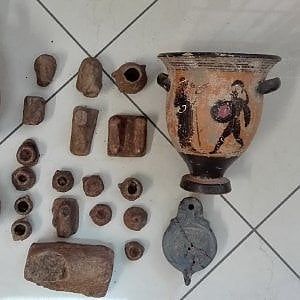 Teano, sequestrati in casa di un privato reperti archeologici rubati dal Museo