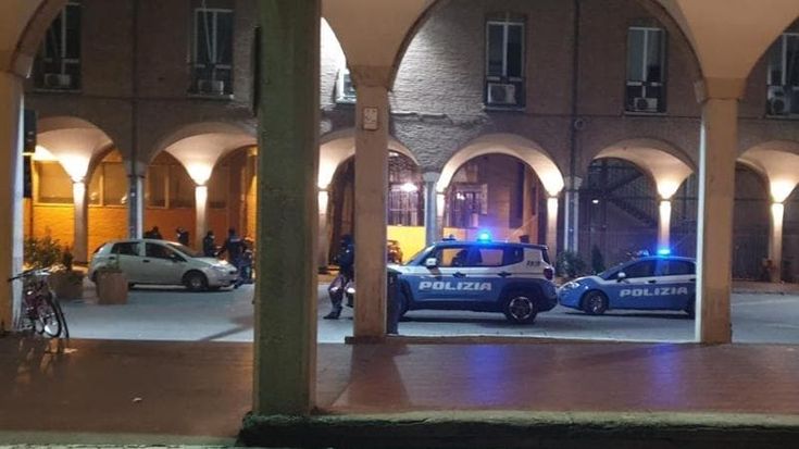 Studentessa fuorisede stuprata da due uomini in via dell’Unione. Il questore: “Fatto gravissimo”