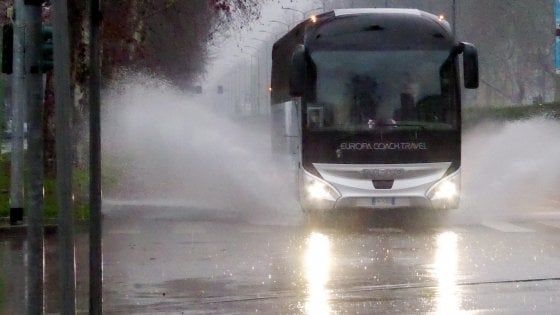 Maltempo, continua a piovere: giovedì arriva una nuova perturbazione atlantica