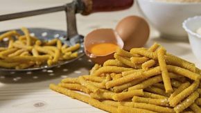 La seconda vita del pane, alimento sacro e trasformista