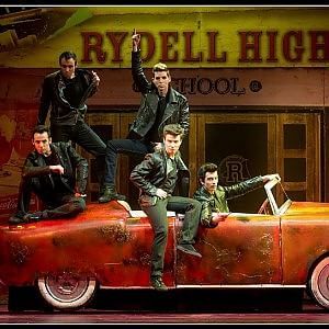 Grease, i ruggenti anni '50 al Brancaccio